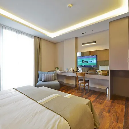 Blueway Hotel 3*