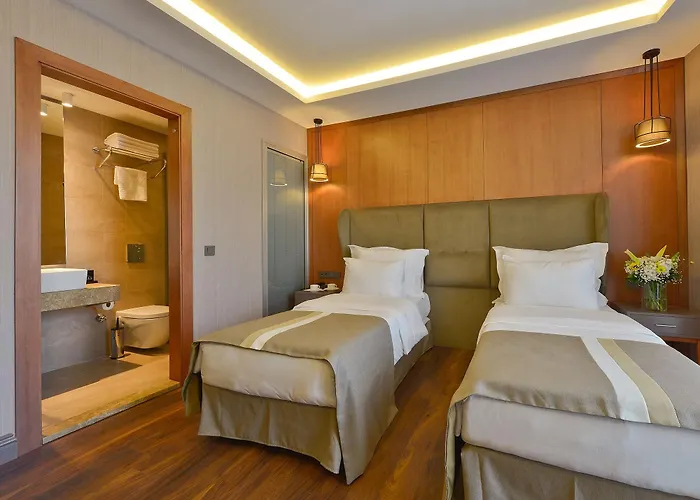 Blueway Hotell 3*
