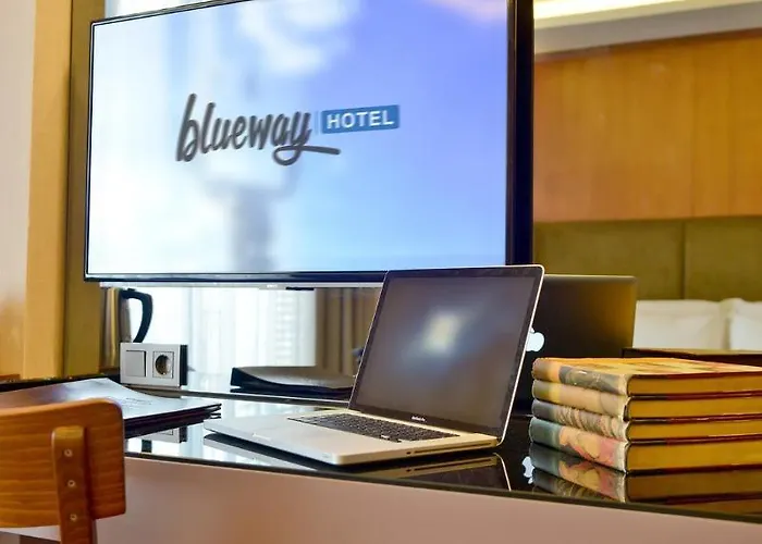 Blueway Hotell 3*