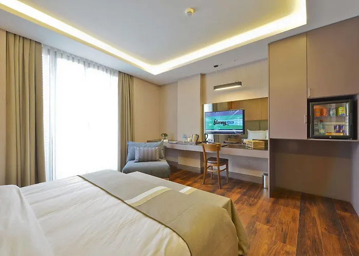 Blueway Hotell 3*